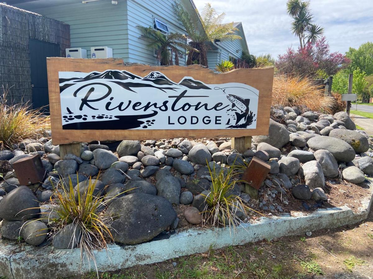 Riverstone Lodge Turangi Exterior photo